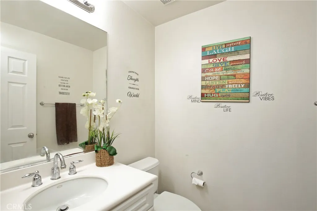 1352 N Dolanna Drive, Compton, California 90221 home-pic-22